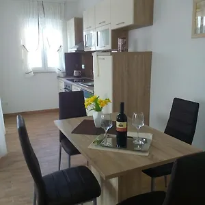 https://villa-duje-old-town.hotels-in-trogir.com